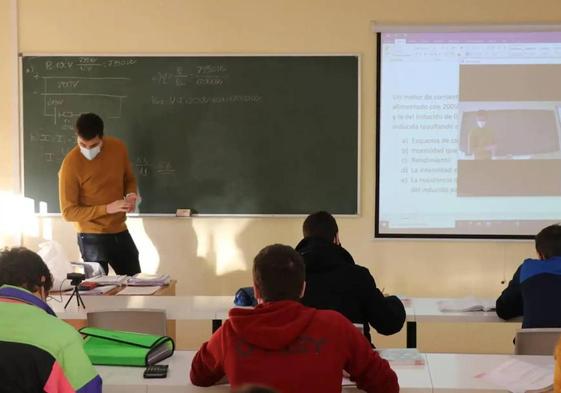 Imagen de archivo de un aula.