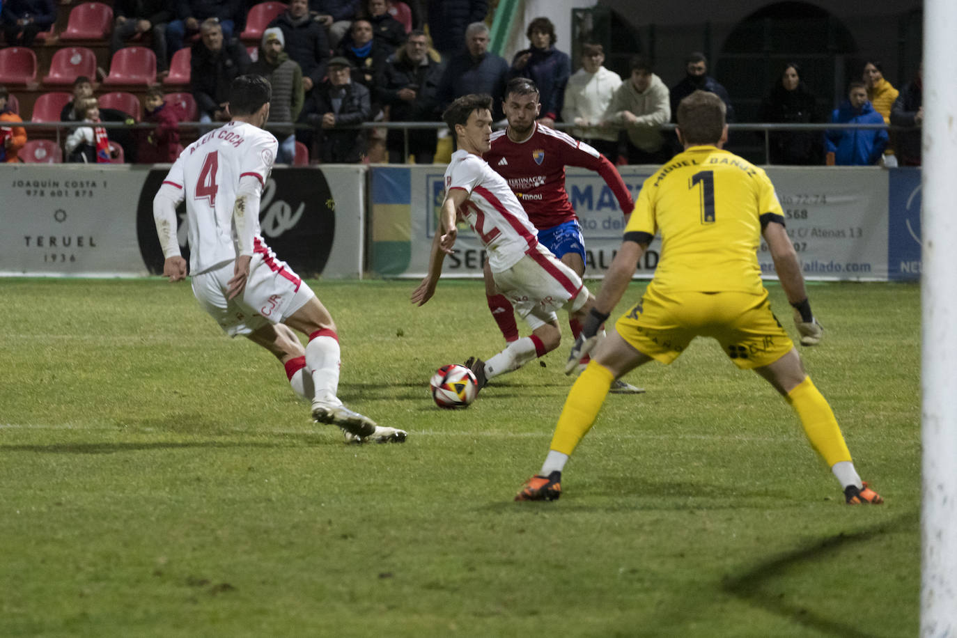 CD Teruel contra Cultural Leonesa