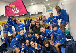 Las jugadoras del Olímpico celebran la victoria.