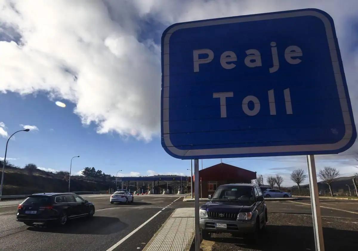 Cabinas de peaje de la autopista del Huerna.