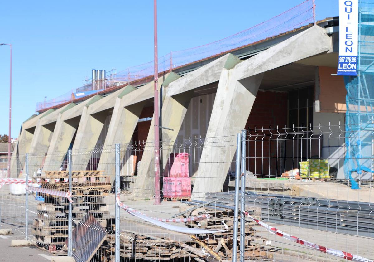 Obras en la parte posterior del Palacio de los Deportes de León, en la zona de palco y antepalco.