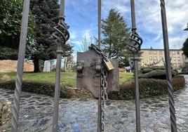 Imagen del parque del Cid, cerrado esta mañana en la capital leonesa.