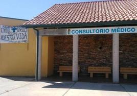 Entrada de un consultorio médico del municipio de Carral.