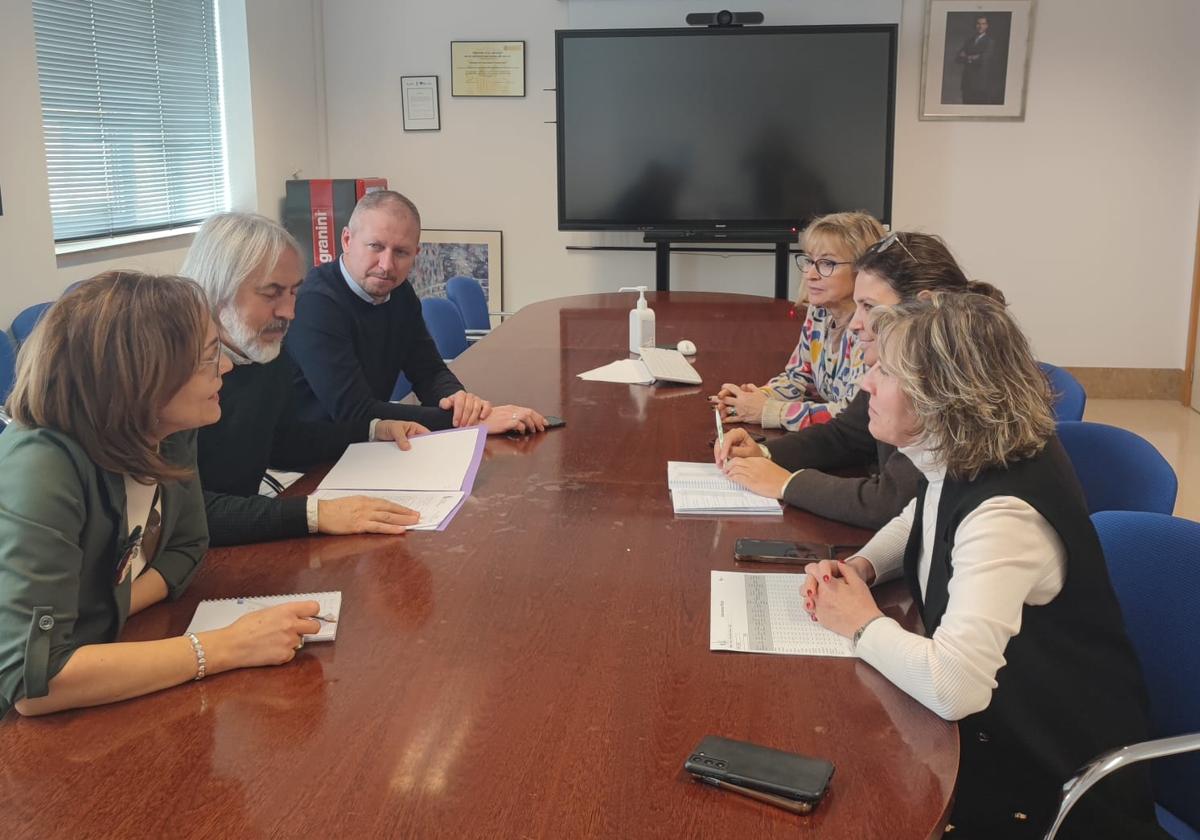 Miembros del equipo de Gobierno de Villaquilambre, entre ellos su alcalde, Jorge Pérez, mantuvieron un encuentro este miércoles con la Gerencia de Atención Primaria de León.