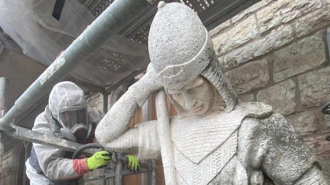 Imagen después - Intervención de la estatua de San Jorge.