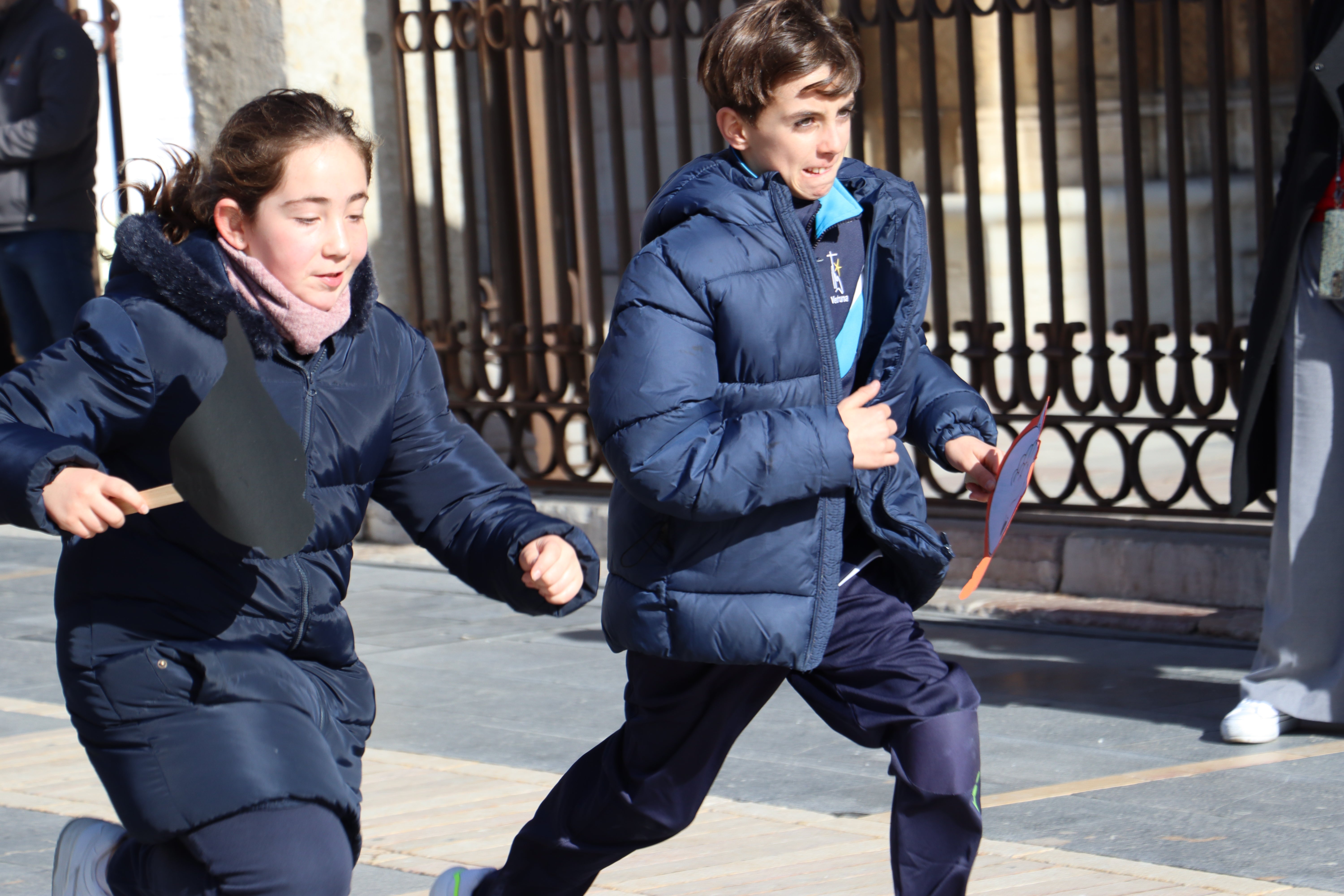 Alumnos de Carmelitas se preparan para las actividades del día de la Paz.