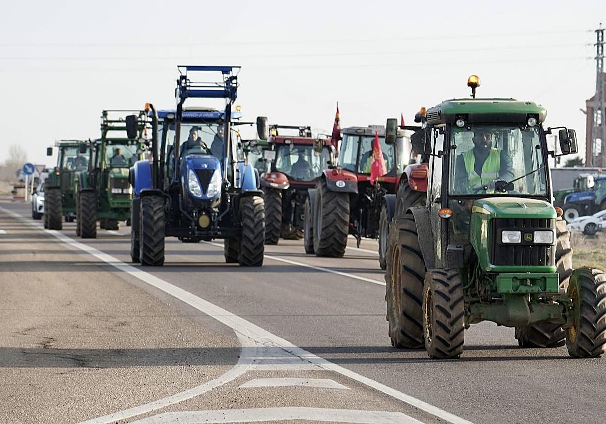 Tractorada por las carreteras de León