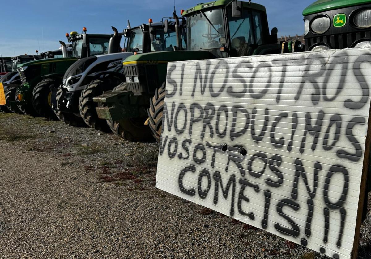 Concentración de los tractores este jueves en León.