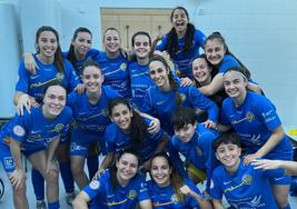 Las jugadoras leonesas celebran la victoria.