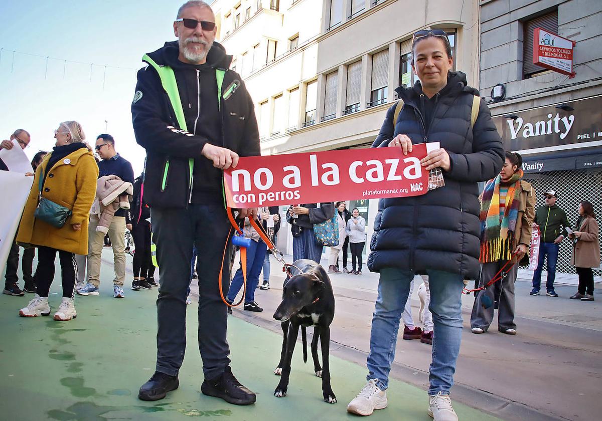 Manifestación contra la caza con perros en León