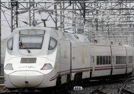 Una avería eléctrica interrumpe la circulación de trenes en León
