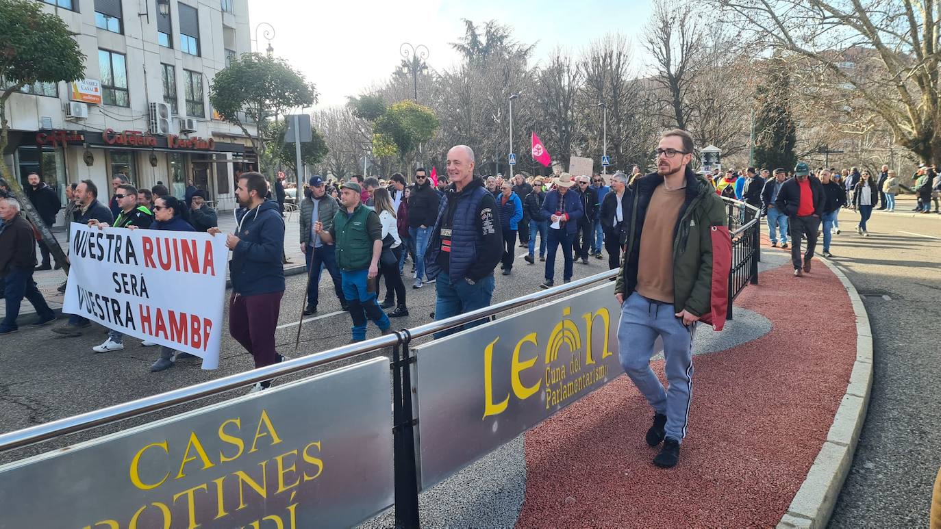 &#039;Tractorada&#039; del sector agrario en León