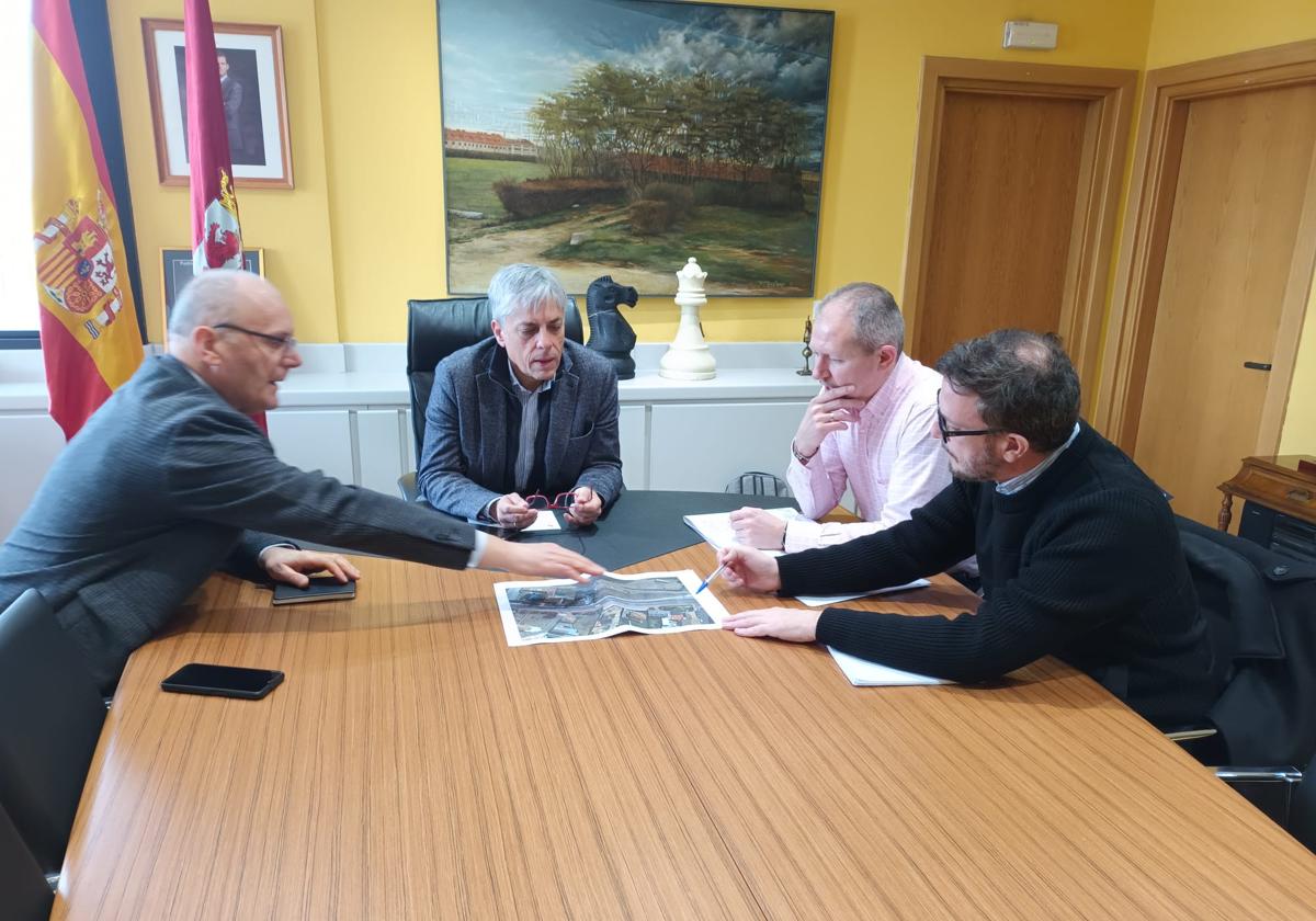 Encuentro entre representantes del Ayuntamiento de Villaquilambre y la Delegación Territorial de la Junta en León.