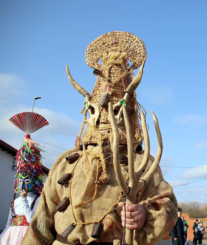 Imagen secundaria 2 - Diferentes carnavales de la provincia de León.