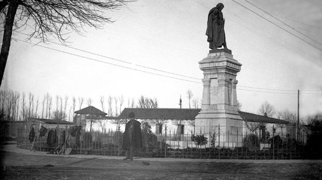 Imagen antes - El origen de la estatua de Guzmán el Bueno