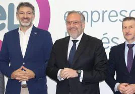 El presidente del CEL, Julio César Álvarez, junto al presidente de la Fundación Castilla y León, Carlos Pollán, en la presentación de 'Cel Emprende'.