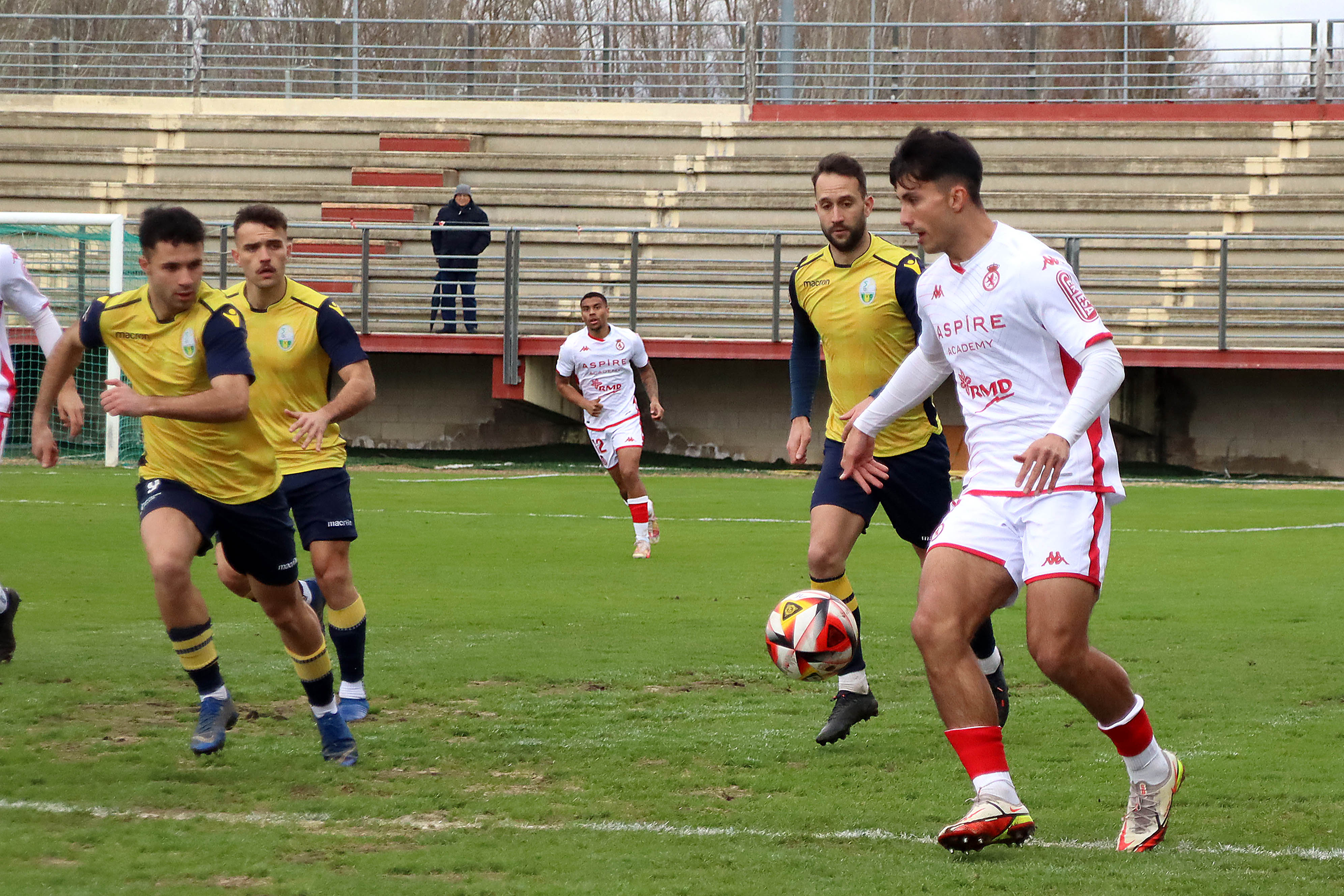 Las imágenes del derbi de Tercera: Júpiter 1 - 1 Virgen del Camino