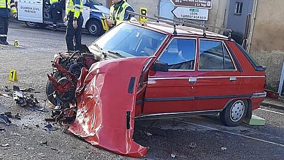 Fallece un hombre de 83 años en una colisión contra un camión en Rioseco de Tapia