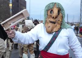 Desfile de antruejos por la ciudad de León.