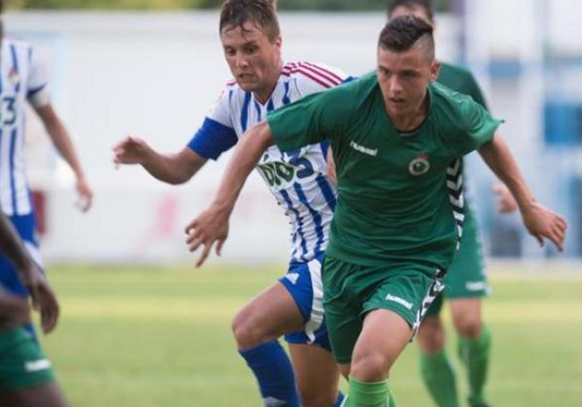 Adán Gurdiel, en un partido con la Deportiva.