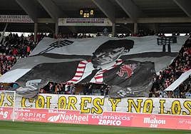 Tifo en uno de los fondos del Reino de León en el último derbi en León, en 2019.