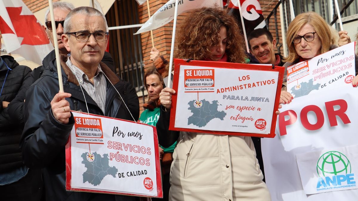 Concentración por la educación pública leonesa