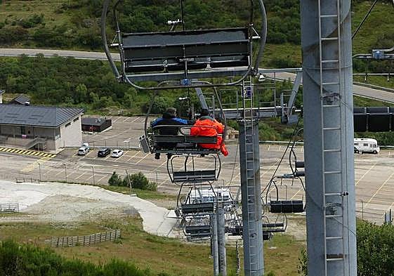 Telesilla La Braña de la estación de Leitariegos.