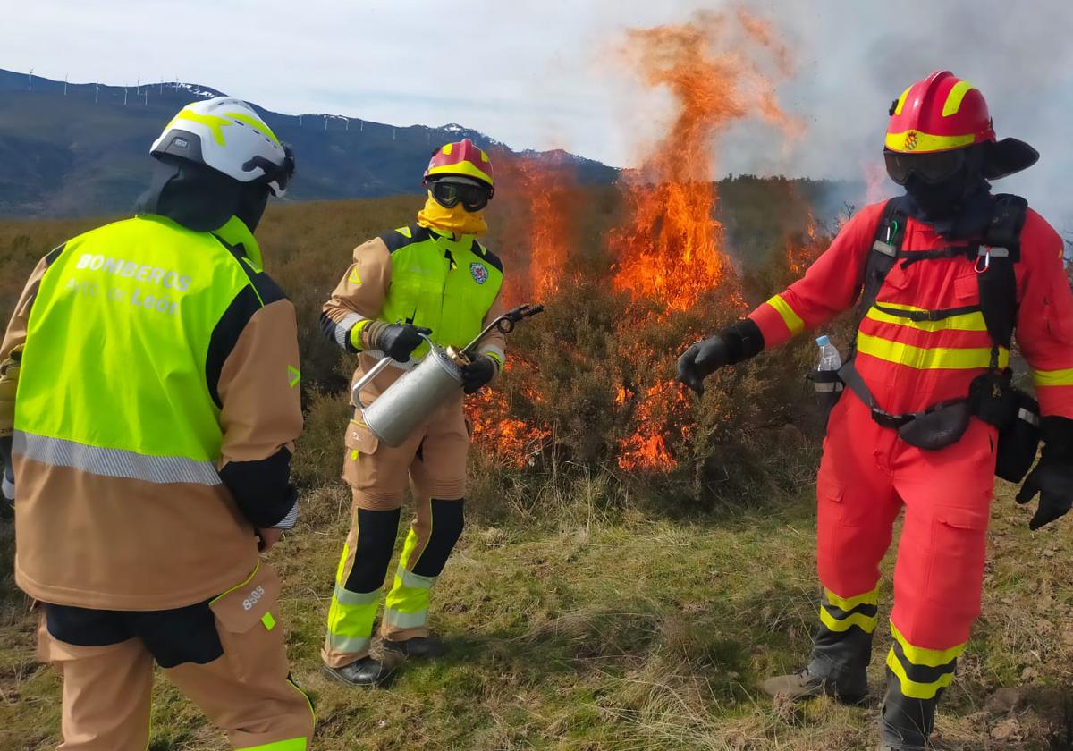 Jornadas de fuego técnico en Piedras Albas.