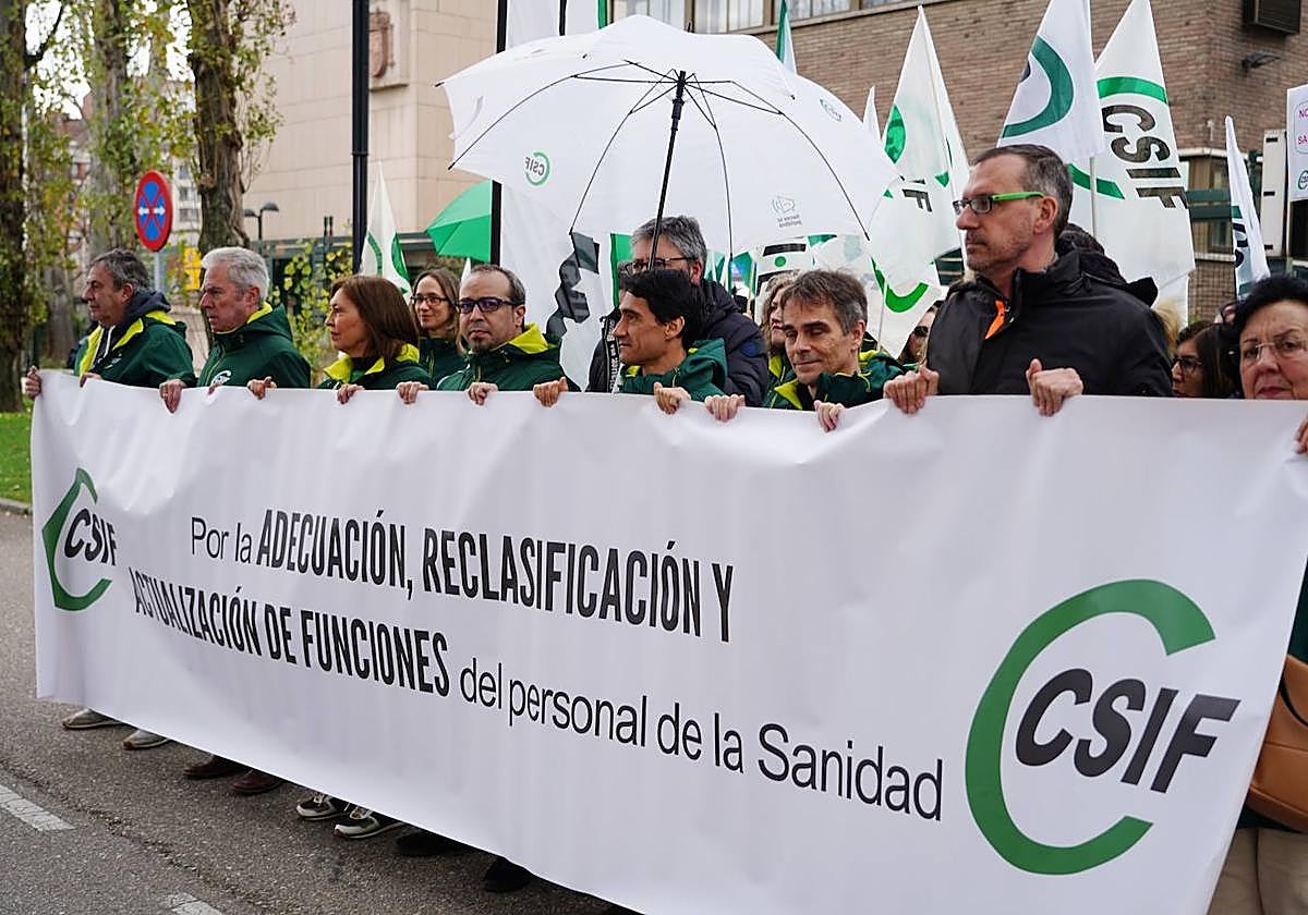 CSIF convoca una concentración de Sanidad por la reclasificación de las categorías profesionales.