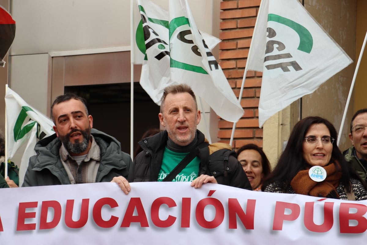 &#039;El cobrador del moroso&#039;, con la educación pública de León