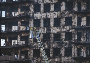 Arquitectos de León sobre el «inquietante» incendio en Valencia: «Urge cambiar la normativa»