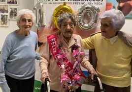 Carmen, en el centro de la imagen, durante la celebración.