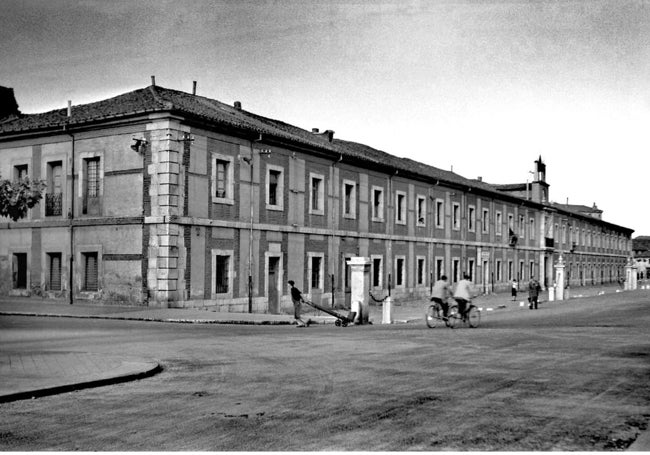 Antiguo Hospicio de León, actual correos.