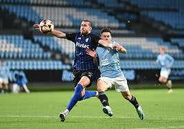 Celta B y Ponferradina en un momento del partido disputado en Balaídos