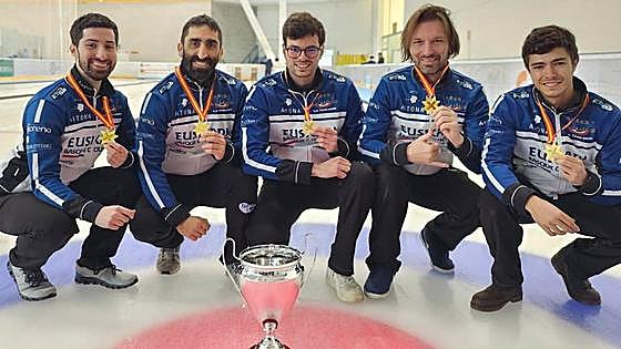 Edu de Paz y el Txuri Berri recuperan la corona nacional del curling