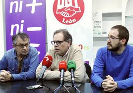 El comité de huelga del Centro de Tramitación de Denuncias Automatizadas de León comparece para hablar del conflicto laboral que vive la plantilla.