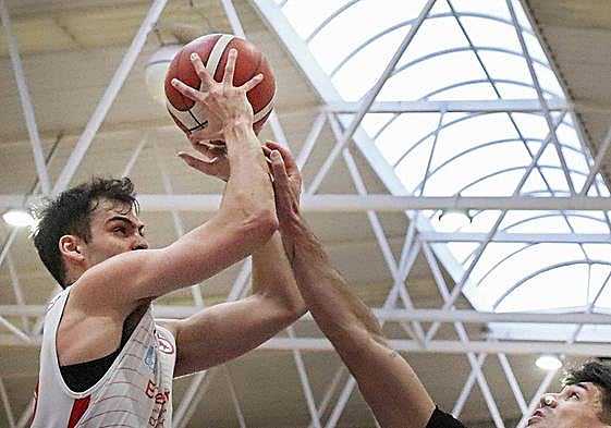 Una imagen de archivo de un partido de la Cultural esta temporada.