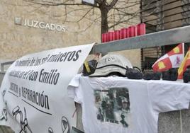 Exterior de los juzgados en una de las sesiones del juicio.