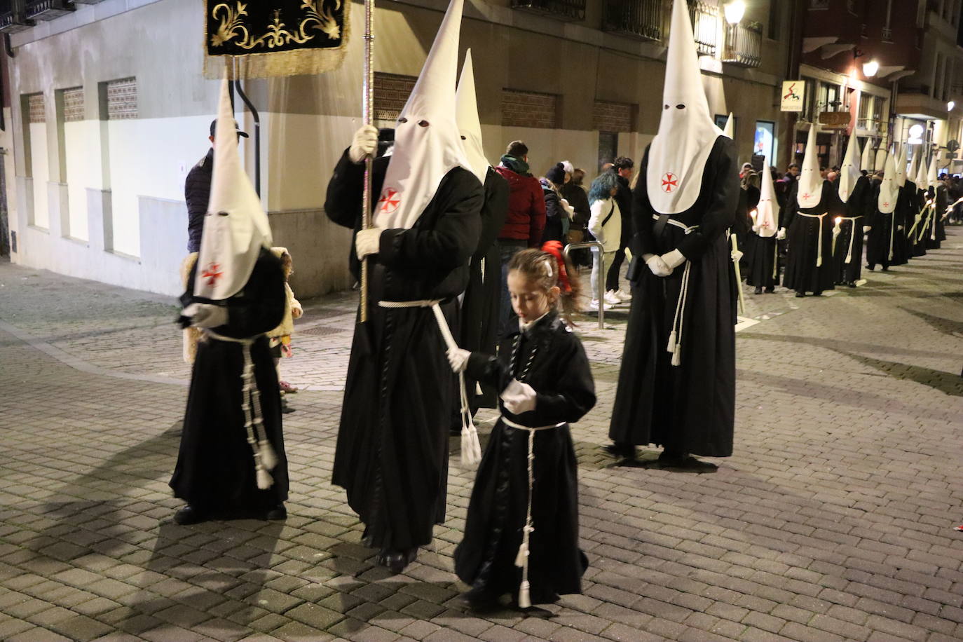 Las mejores imágenes de la Solemne Adoración de las Llagas de Cristo