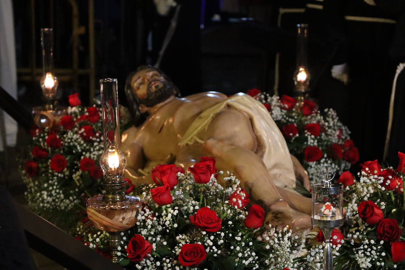 Las mejores imágenes de la Solemne Adoración de las Llagas de Cristo