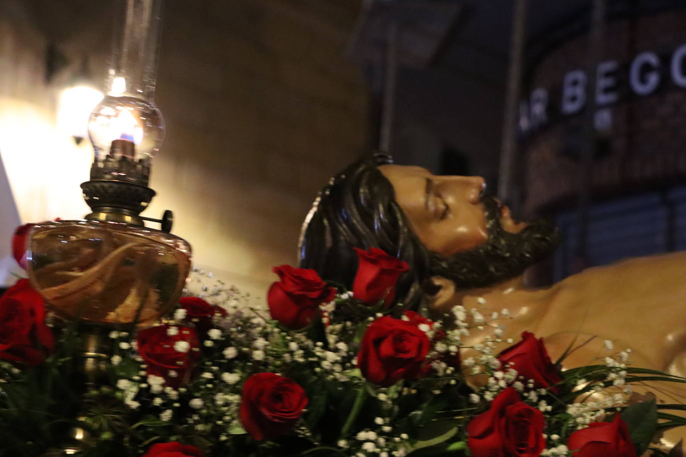 Las mejores imágenes de la Solemne Adoración de las Llagas de Cristo