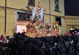 La Virgen de las Angustias hace salida de Santa Nonia.