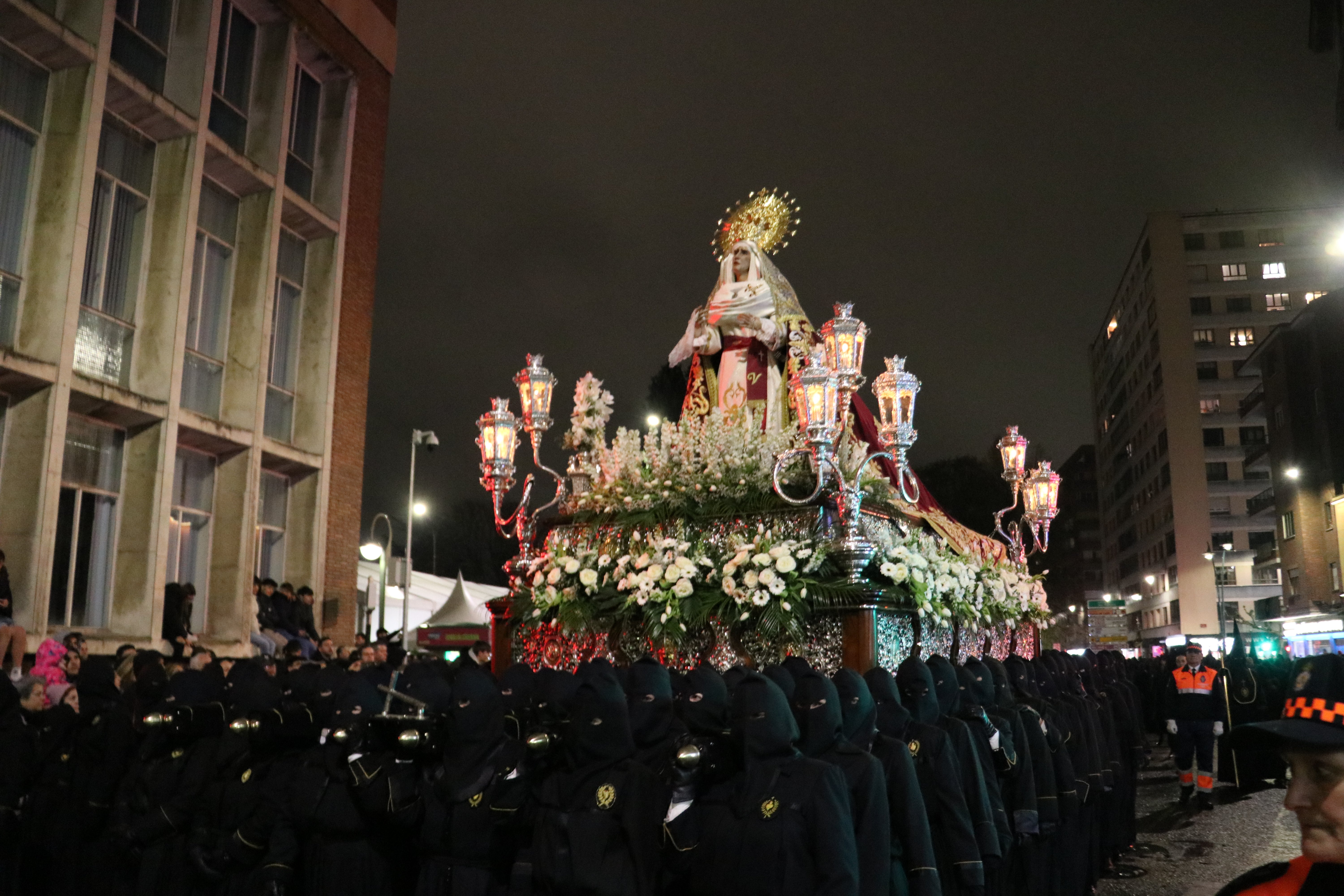 Las mejores imágenes de la Procesión Dolor de Nuestra Madre