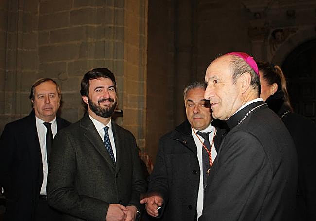Diferentes autoridades en el Martes Santo de Astorga
