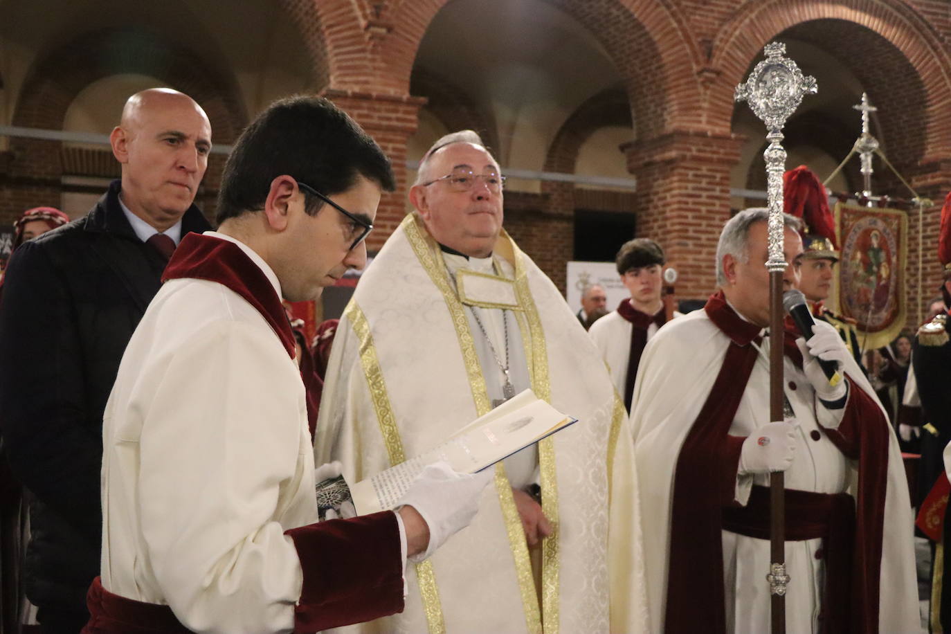 Las imágenes de la suspensión de la Sagrada Cena