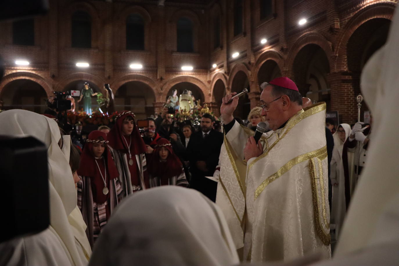 Las imágenes de la suspensión de la Sagrada Cena