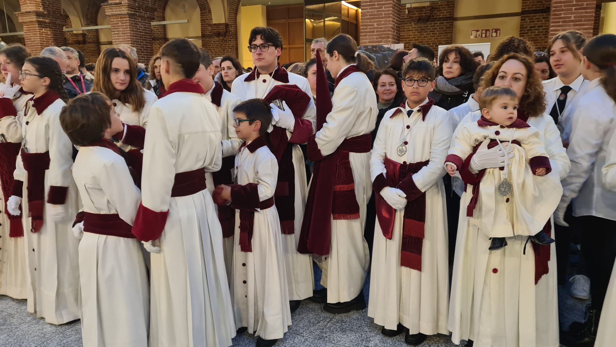 Las imágenes de la suspensión de la Sagrada Cena