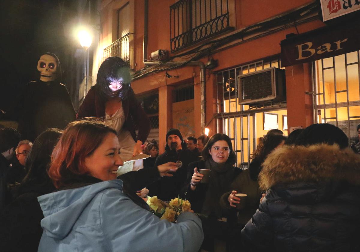 La procesión de Genarín por las calles del centro de León.