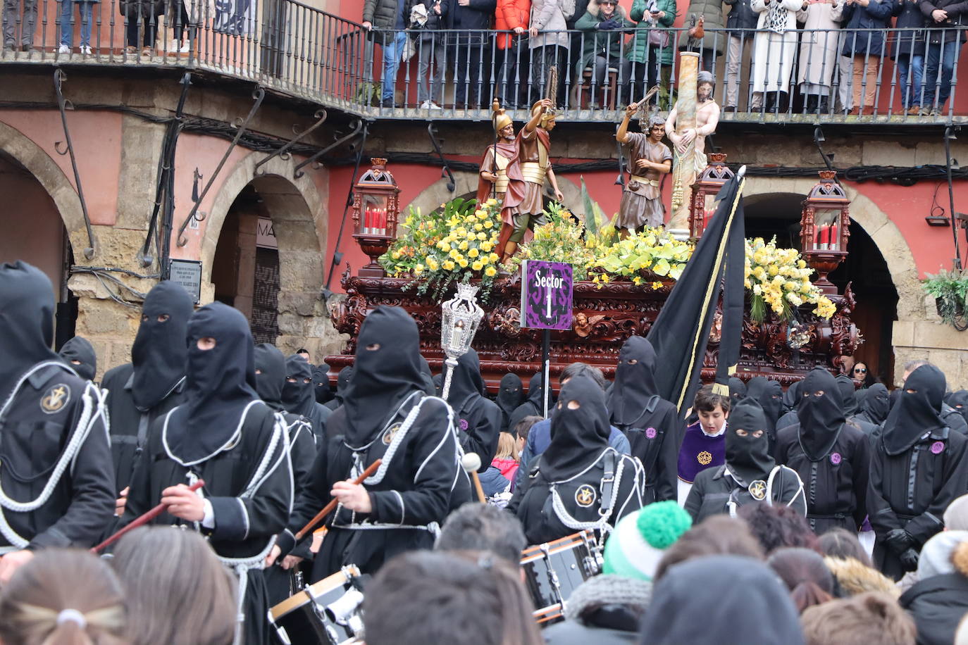 Las mejores imágenes del Encuentro en la Procesión de los Pasos