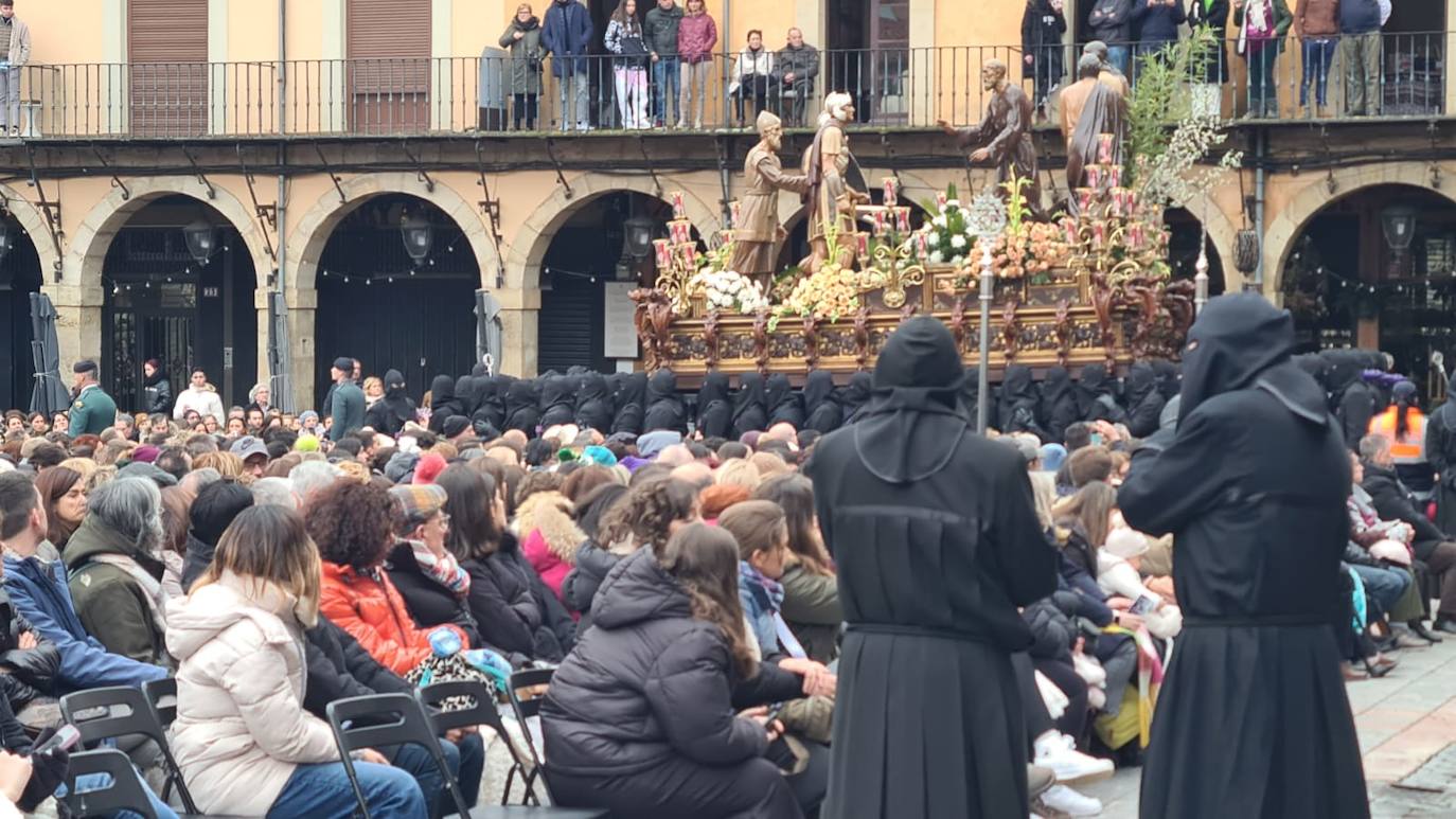 Las mejores imágenes del Encuentro en la Procesión de los Pasos